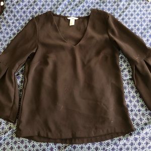 Black H&M top with bell bottom sleves